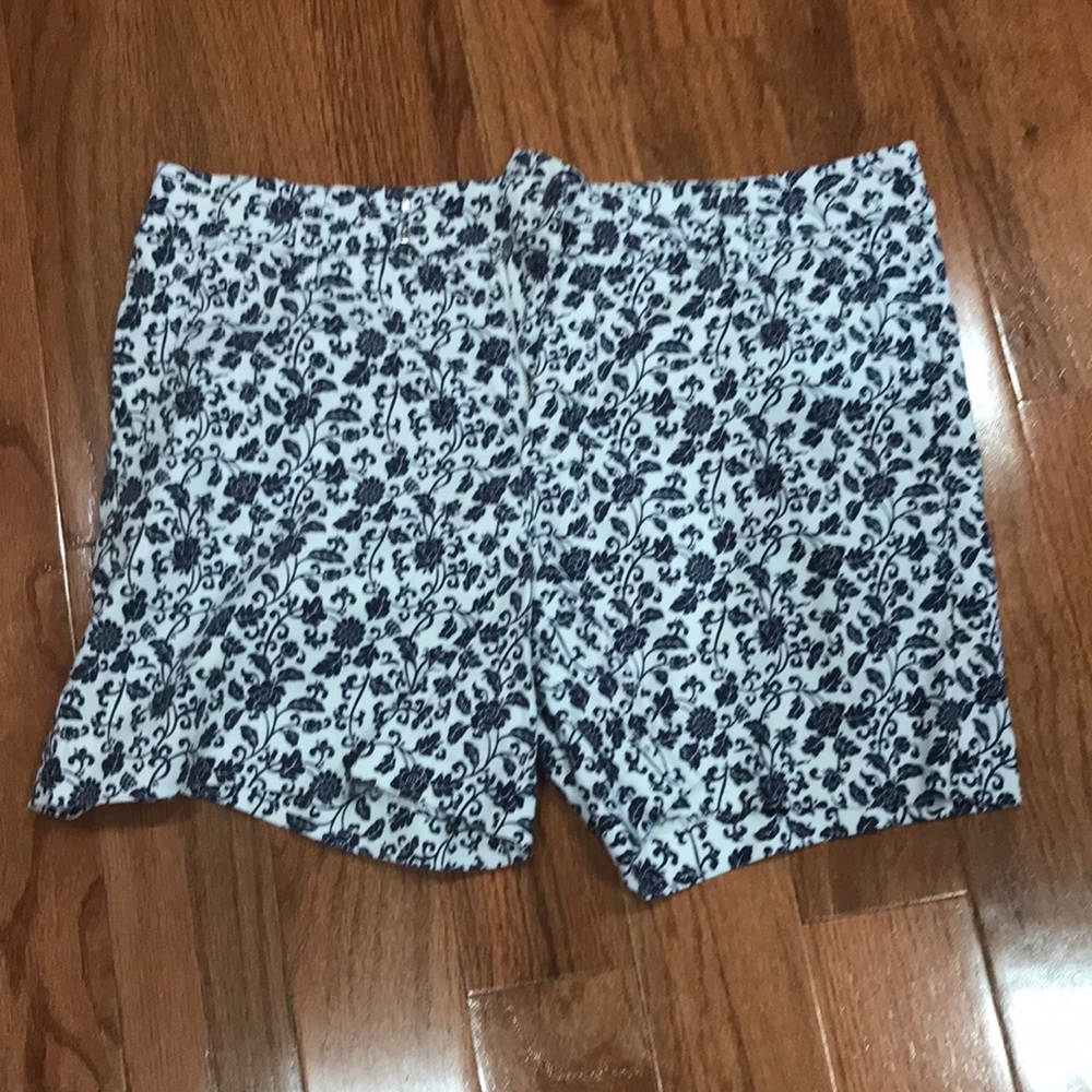 Level 99 size 29 printed linen short
